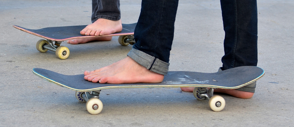 Barefoot skateboarding