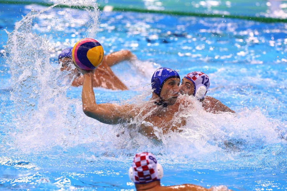 Water polo barefoot